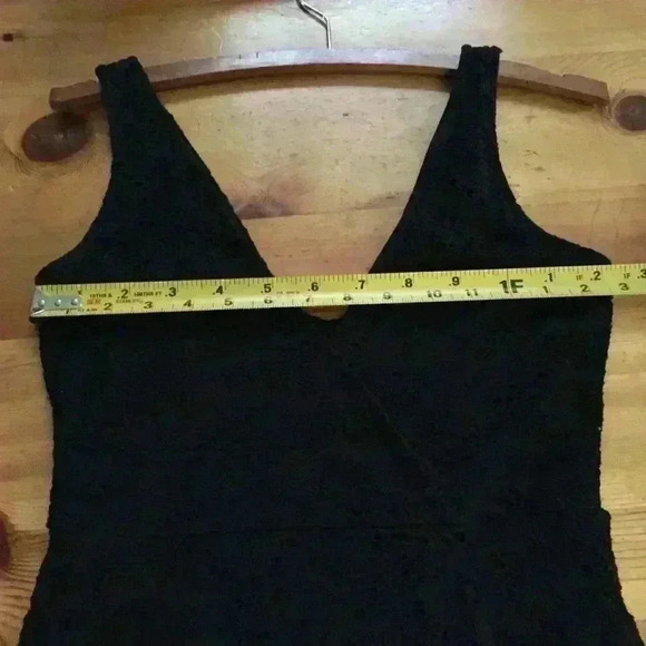 You are not alone black lace dress - Picture 5 of 8